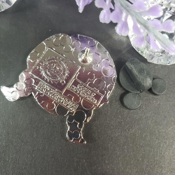 Disney Anna Frozen Trading Pin Laughing Emoji Princess Badge Brooch Lapel Pin - Picture 3 of 5